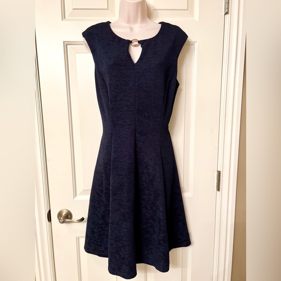 Size 12 NAVY BLUE KEYHOLE TEXTURED KNIT FIT & FLARE DRESS Day/Evening - Picture 2 of 11